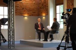 Joachim Brudziński udzielił wywiadu w TVP Opole [fot. NGOpole]