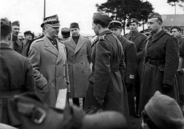 Gen. Sikorski wśród żołnierzy w 1940. Wikipedia