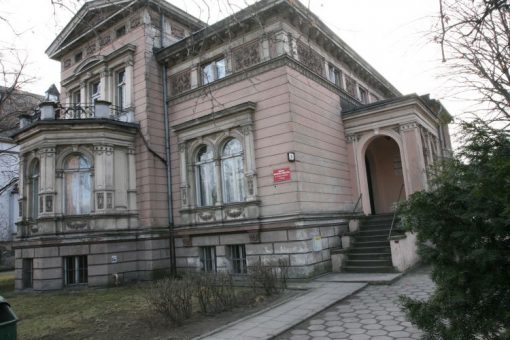 Brzeska biblioteka mieści się w starej XIX- wiecznej willi.