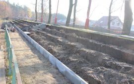 Na stadionie przy ulicy Brzechwy w Cisowej trwają prace ziemne. Czy jest projekt budowlany nowych trybun?
